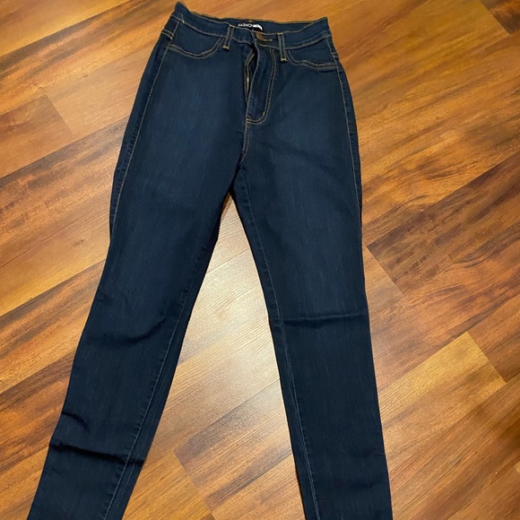 Fashion Nove size 5 (W26) never worn jeans - Picture 8 of 8